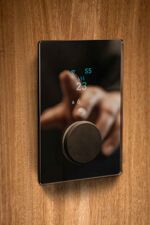 uku_glass_hand_01web